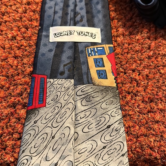 Vintage Looney Tunes Tie - Picture 5 of 7